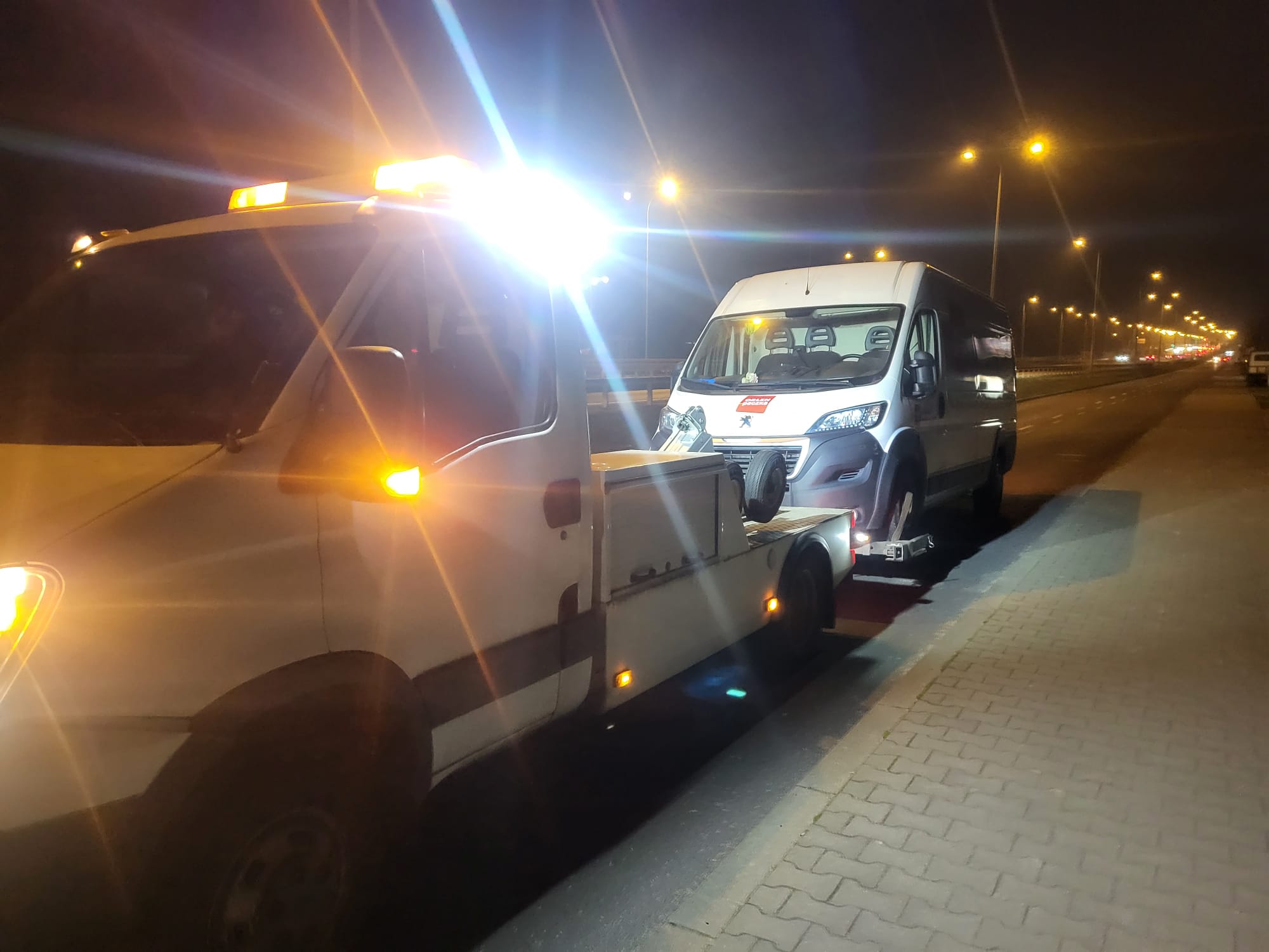 Pomoc drogowa bus – transport dostawczaka